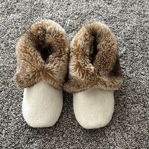 Pottery barn large slippers